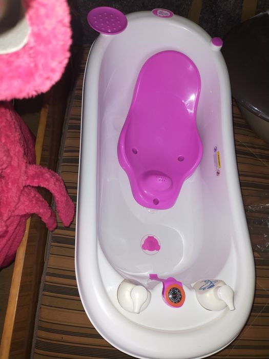 Cadita ergonomica cu reductor detasabil si termometru Little Mom Pink