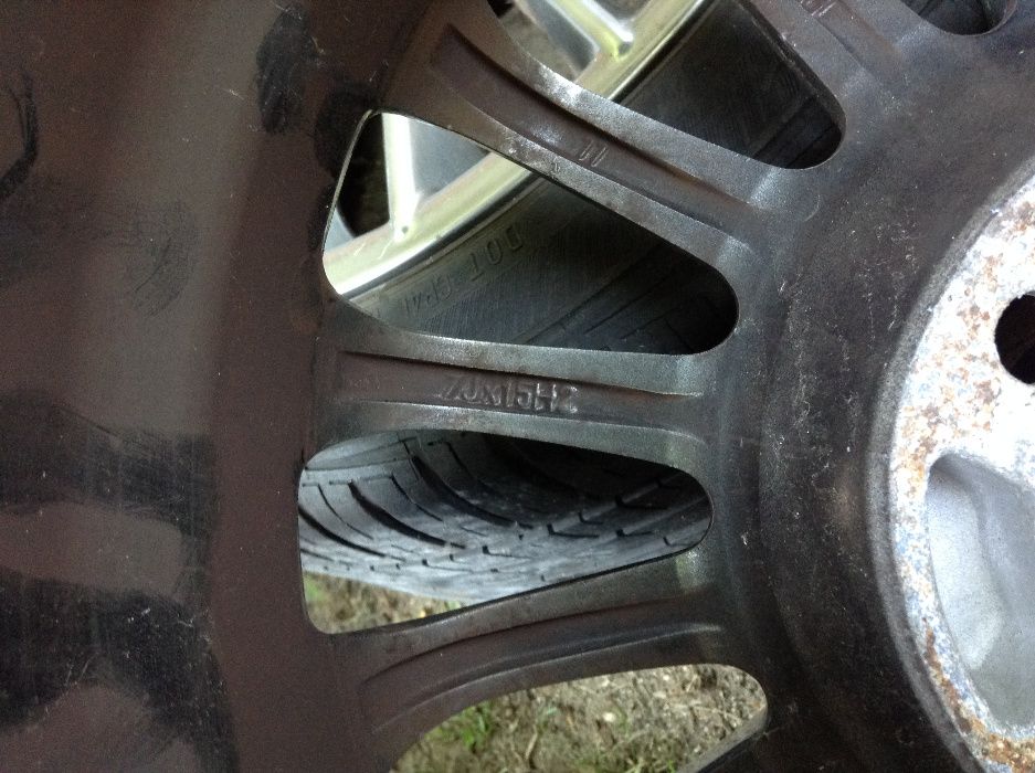 Pirelli Sottozero 17 Run Flat dot:4014 , 8мм и 4бр. Alutec дж. с гуми