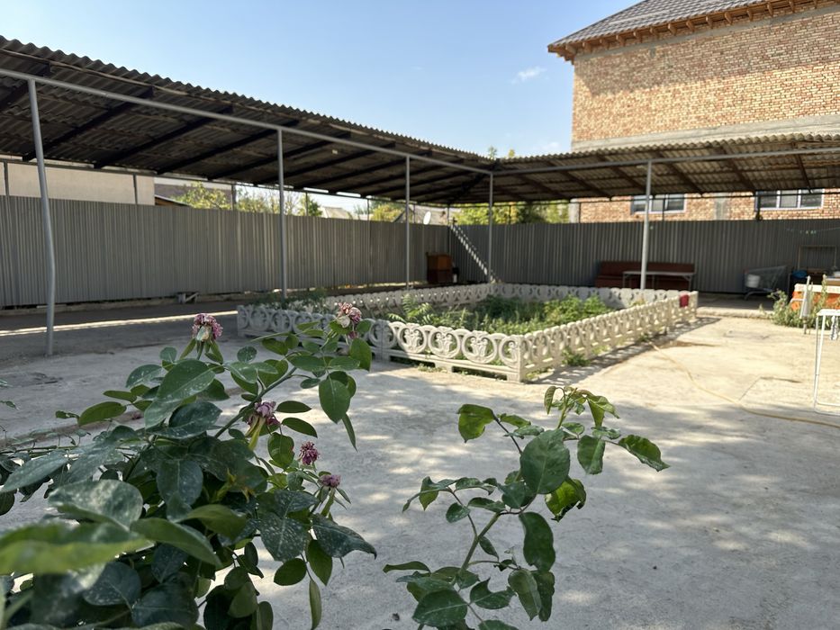 Дом золотой квадрат