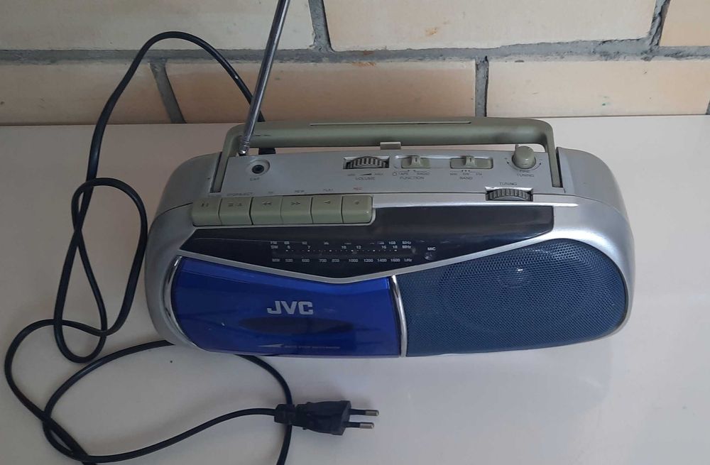 Магнитола JVC RC-M103