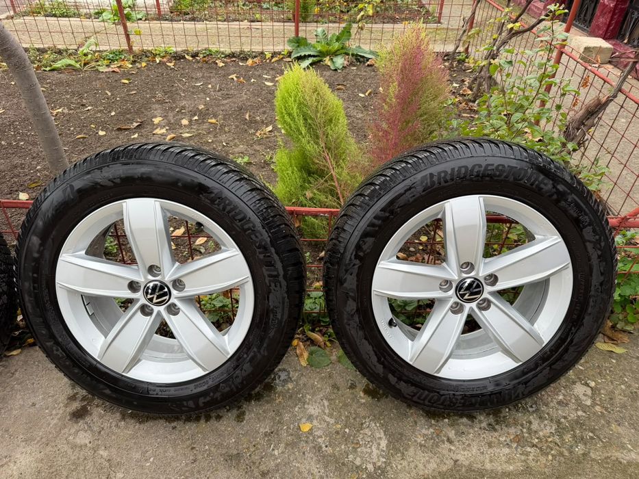Vând Jante  Volkswagen Tiguan cu Anvelope 215/65/17 DOT 2023