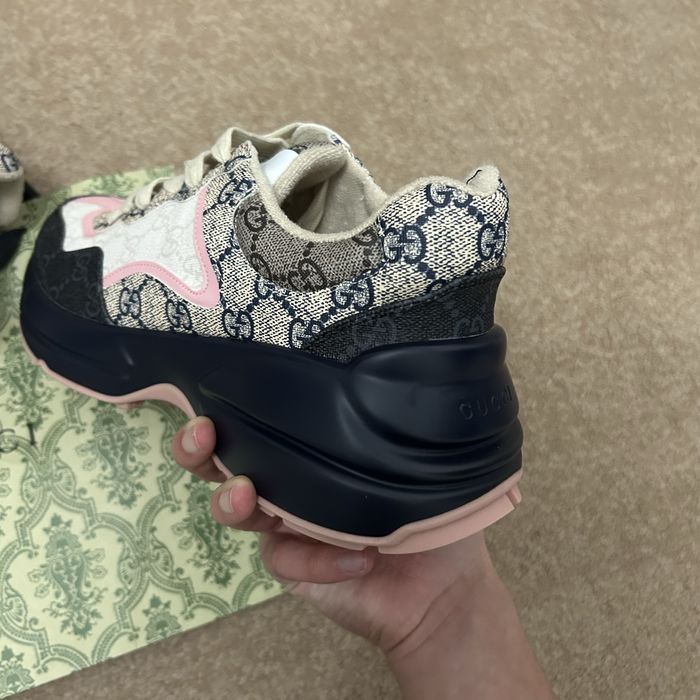 Gucci Rhyton – bej/roz – mărimea 42 (noi)