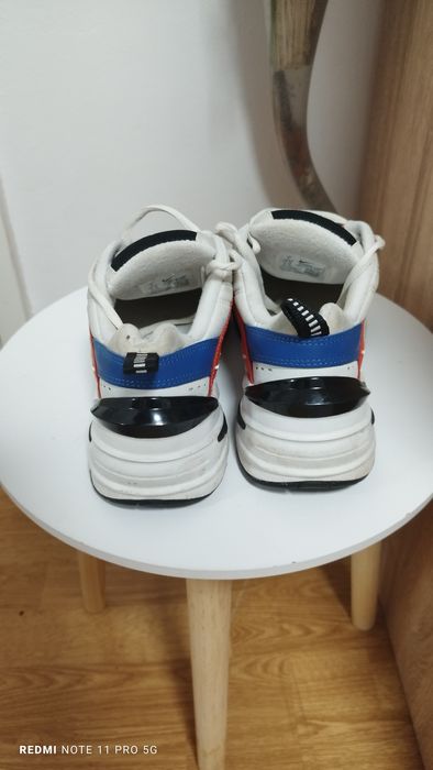 Adidași  Nike  38