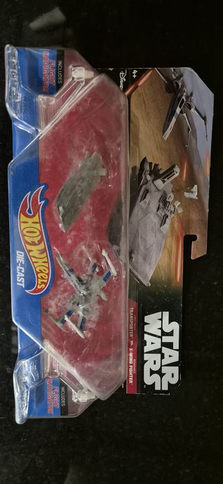 комплект fighters hot wheels star wars die-cast. нов, не е отварян.
