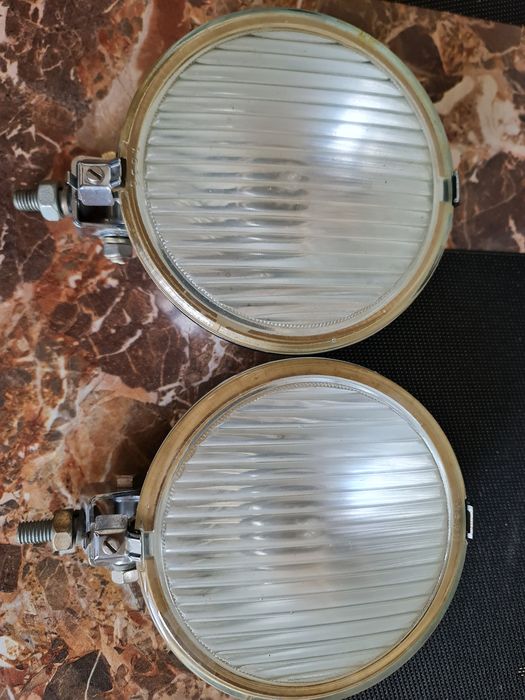 Proiectoare de ceață