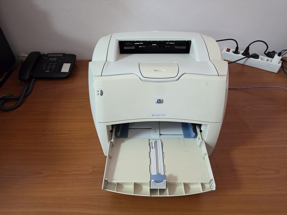 принтер HP LaserJet 1300