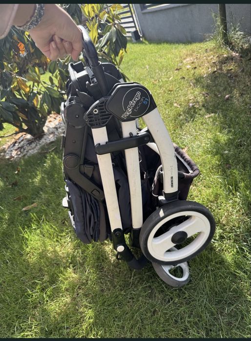 Vand un cărucior, marca Peg Perego, model Book 51