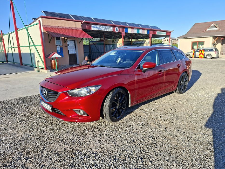 Vând sau schimb Mazda 6