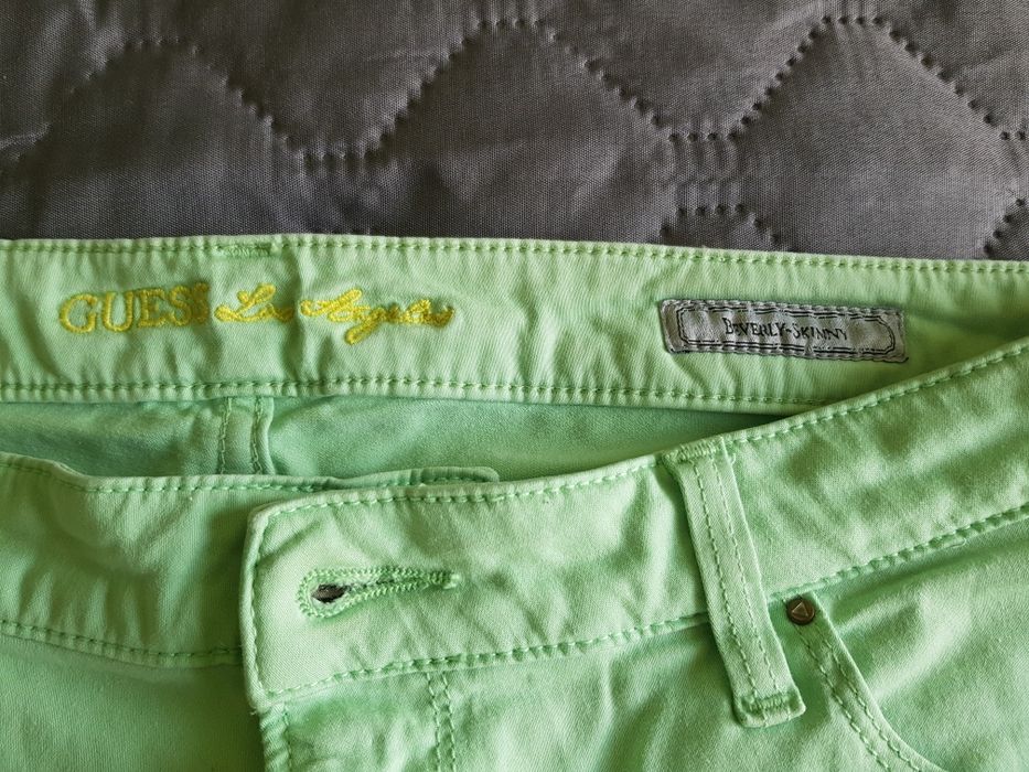 Pantaloni dama Guess