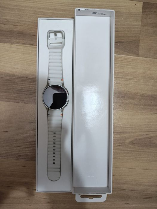 смарт-часы Galaxy Watch 7