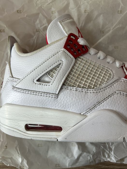 Jordan 4 matallic red 40.5