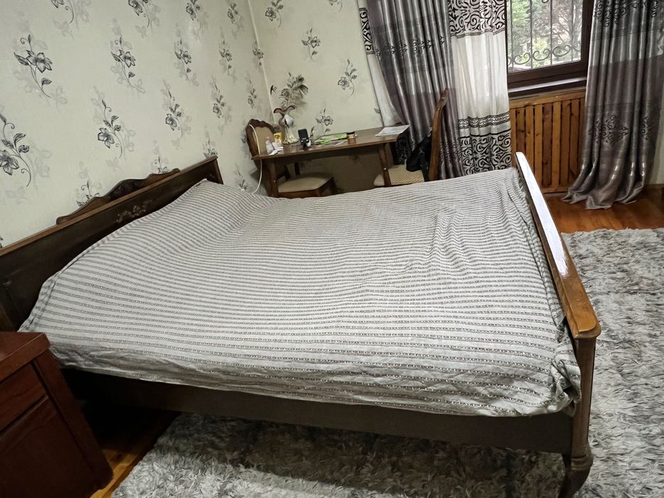 Кровать двуспальная
