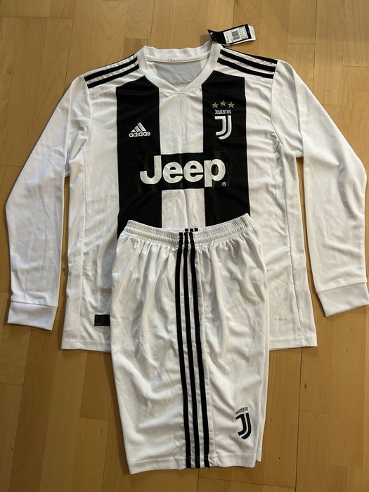 Форма футбольная -Juventus. 50-52 размер.Новый.