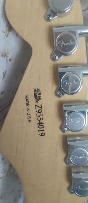 Продаю fender Stratocaster