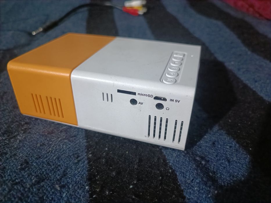 Proektor projector mini