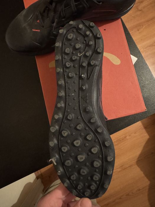 Vand Adidasi de fotbal