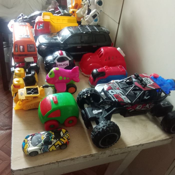 Продам детские машинки все это за 5000т.