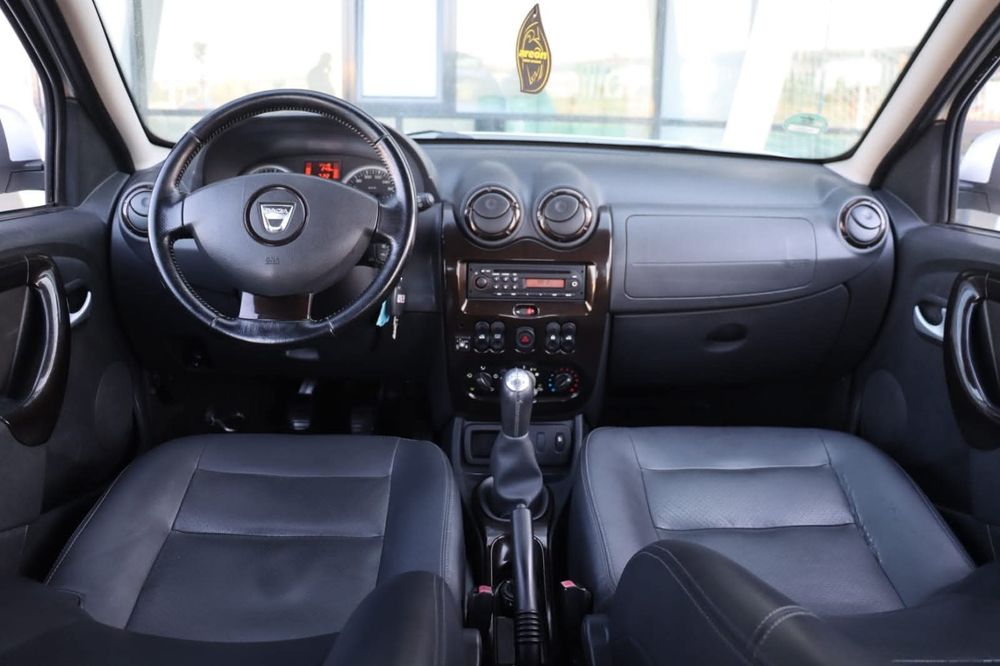 Vând duster 4x2 cu GPL 8 ani