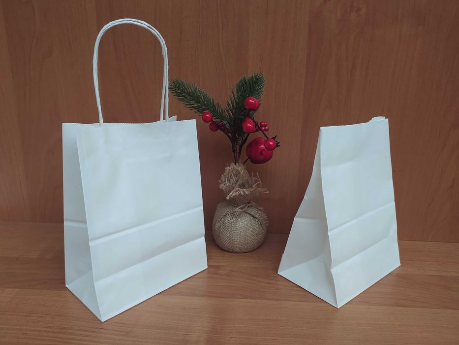Новогодние бумажные пакеты