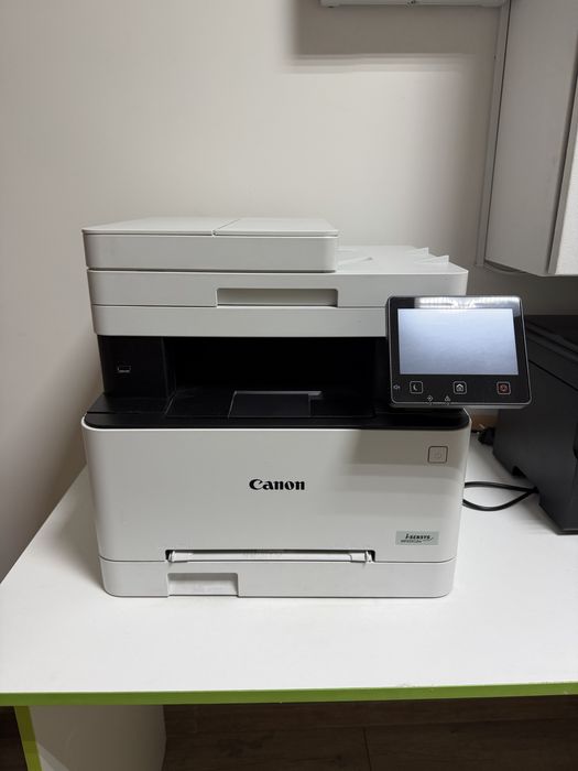 Canon MF655Cdw цветной лазерный МФУ 3в1, почти новый