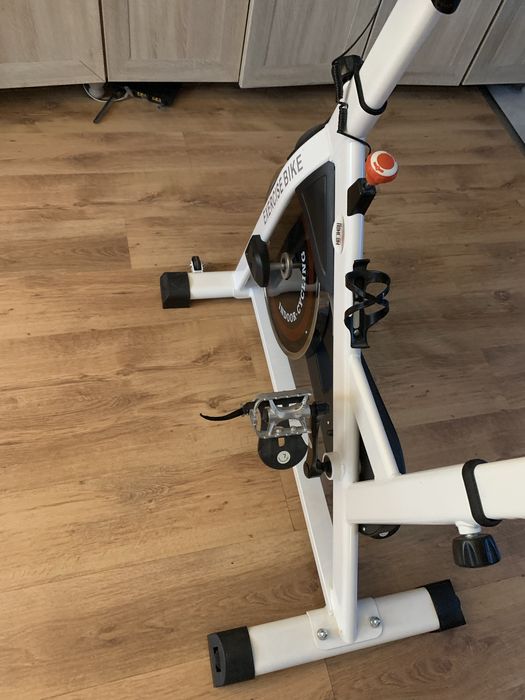 Bicicletă fitness / spinning – stare nouă, foarte puțin folosită