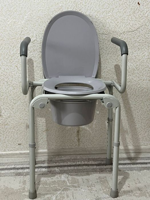 Санитарный.   стул