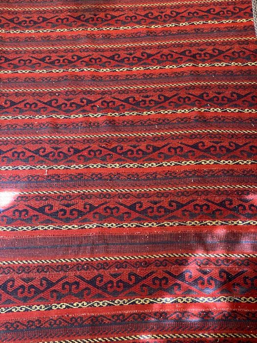 20 ғасырда қолдан тоқылған кілем