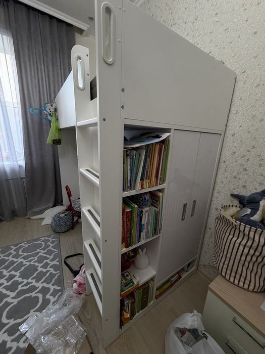 Двухэтажная кровать