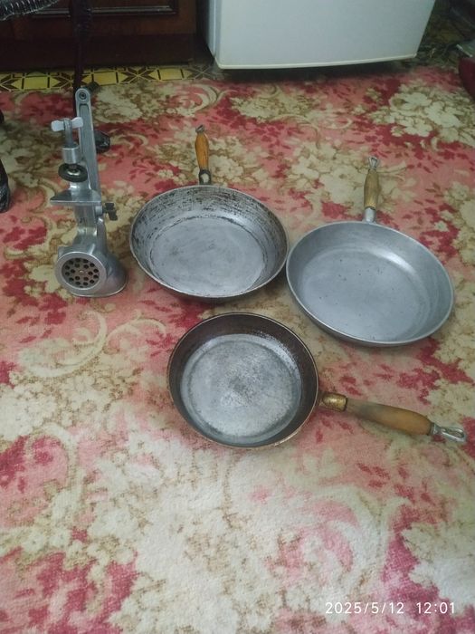 Сковородки Советские тяжёлые в нормальном состоянии