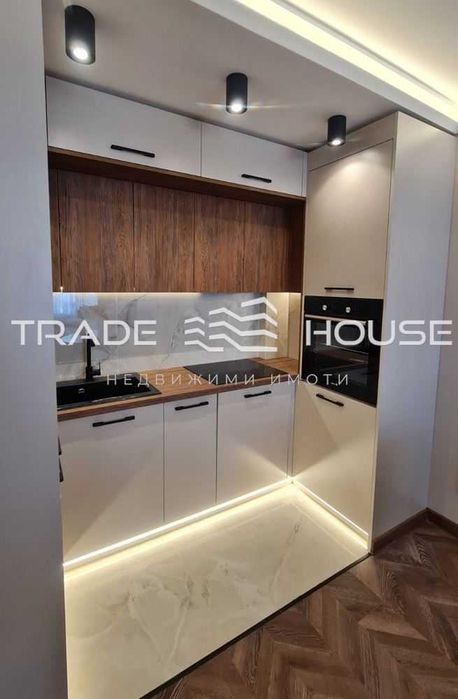 Дава се под наем Двустаен апартамент в Пловдив, Остромила - 68 кв.м за 550 € - Снимка #3