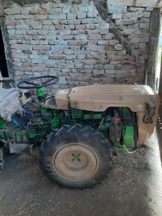 Vând tractoras de 23 cai