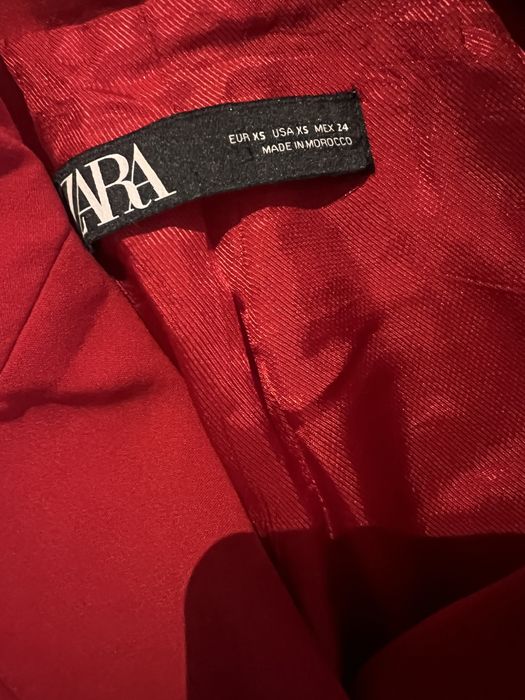 Рокля Cliche Reborn, сатенена рокля, червена рокля Zara