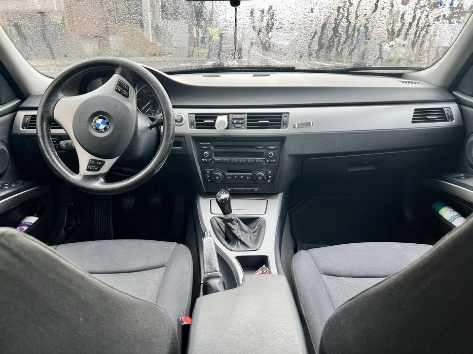 BMW E90, 163 CP, berlina