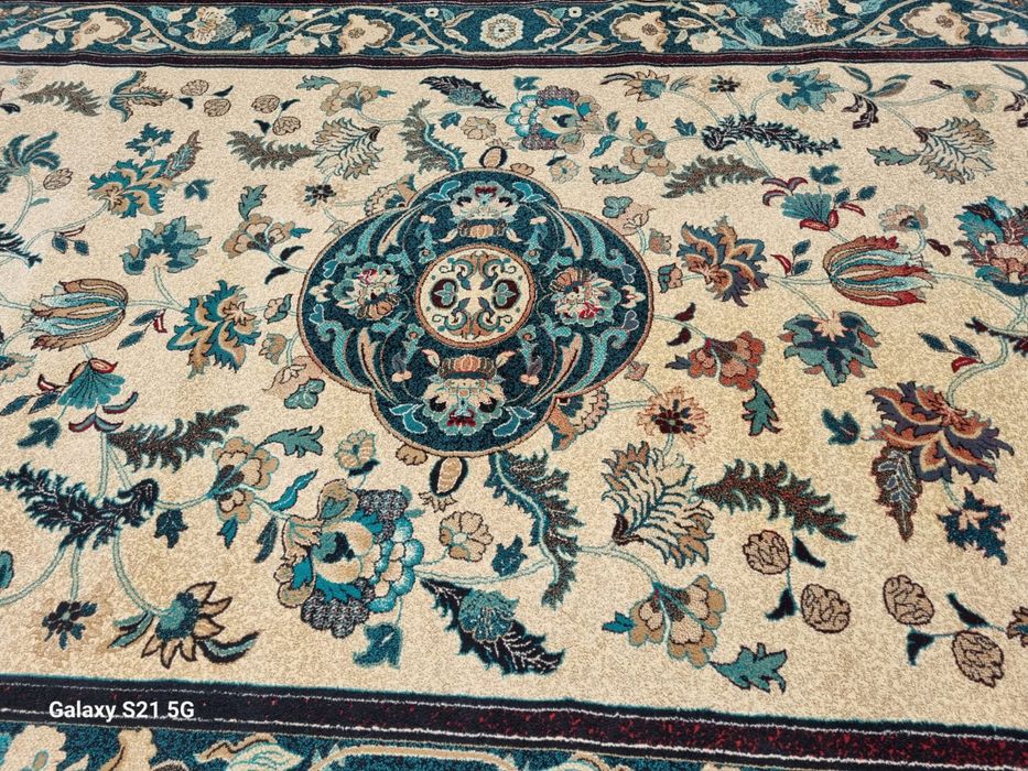 Ковер шерстяной. Очень красивый