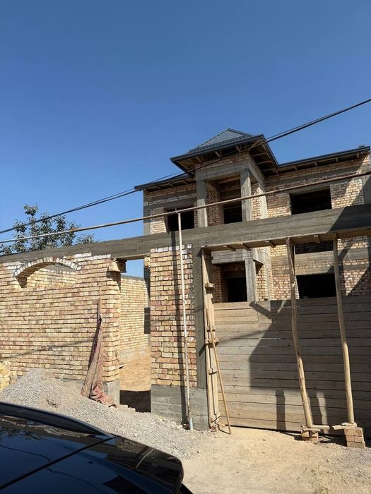 Продается Евро Каробка на Амир Темур