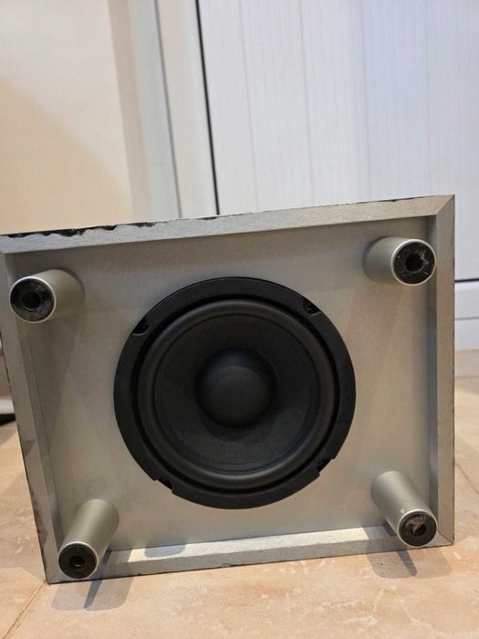 Съраунд ресийвър Yamaha RX-V520RDS + субуфер Quadral quintas 5.1