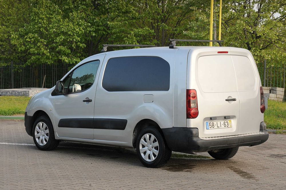 CITROEN Berlingo Maxi Lung Autoutilitara 3 locuri 2011 1.6HDi 90 CP AC, recent adus