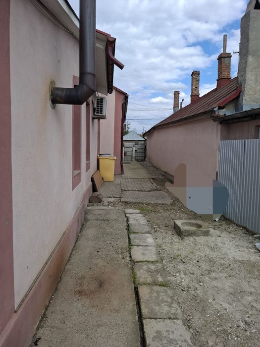 Vând casă pe strada Alexandru Ioan Cuza nr.266