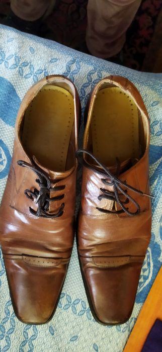 Vând pantofi piele naturala 44