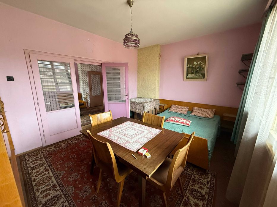 Продава се Тристаен апартамент в Габрово, Център - 93 кв.м за 878 €/кв.м - Снимка #2