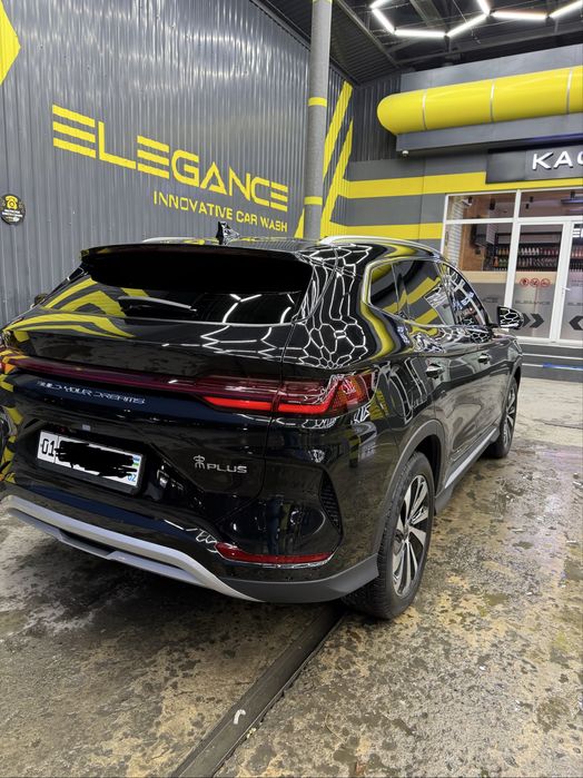 BYD Song Plus Champion qora EV 605km Toza