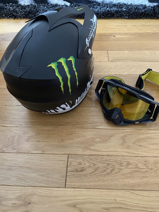 Каска Monster Energy