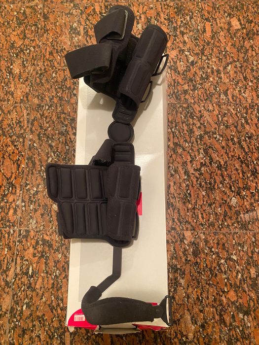 Ортеза с градуси за лява лакътна става