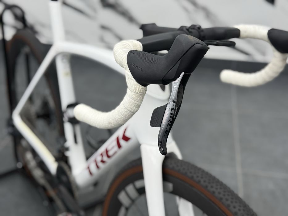 Trek Domane SL 5 56 размер 2x12 Sram Force AXS