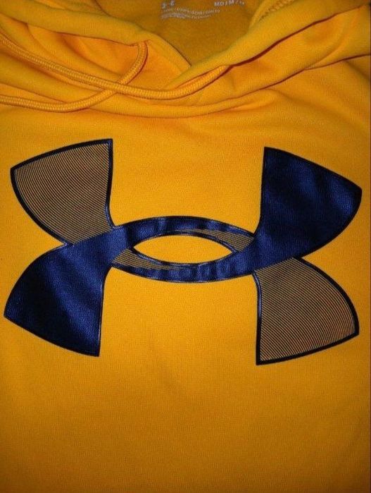 Из Америки толстовка с капюшоном бренда Under Armour