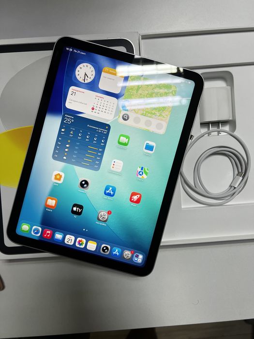 iPad A16, серебристый. 128 гб.