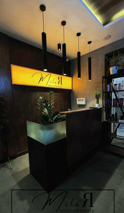 В очень уютную студию требуются Стилисты Колористы Визажисты Бровисты