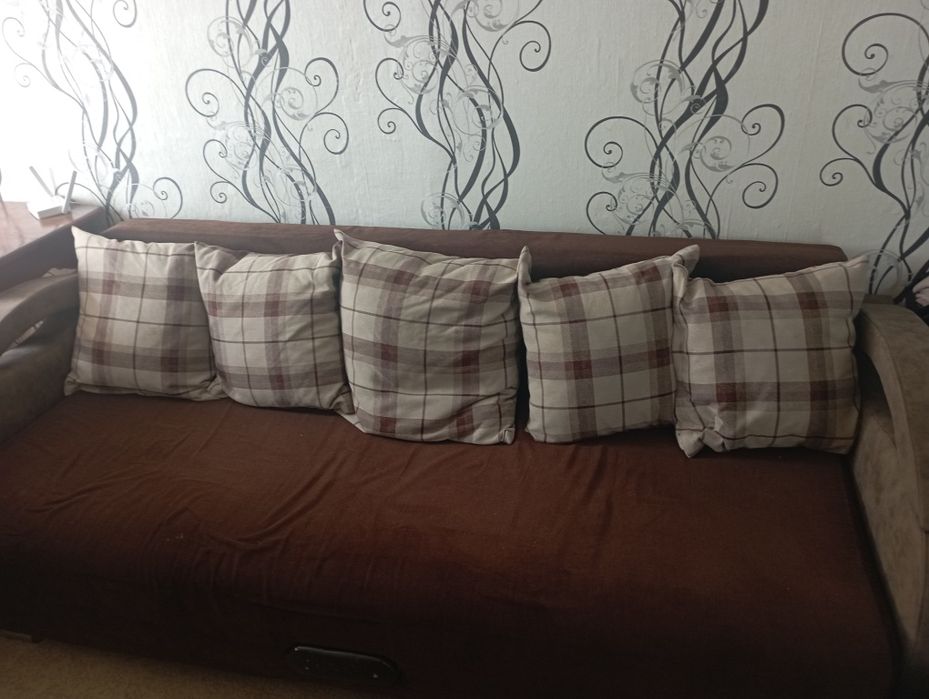 Продам диван хороший