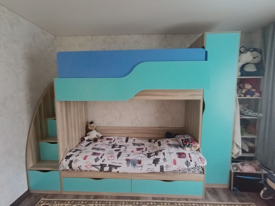 Продам кровать двухъярусную