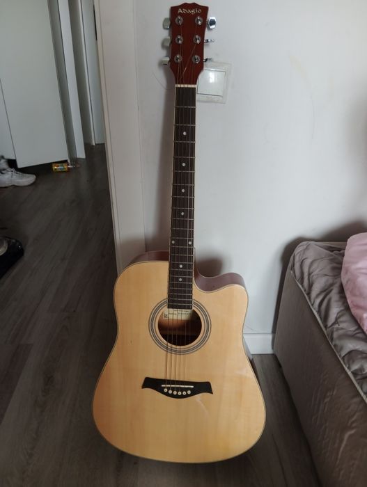 Продам гитару Adasio